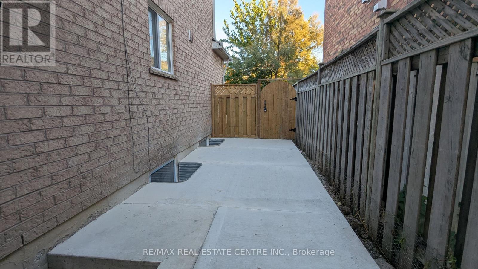 Basement - 21 Summerdale Crescent, Brampton, Ontario  L6X 4V8 - Photo 15 - W12456733
