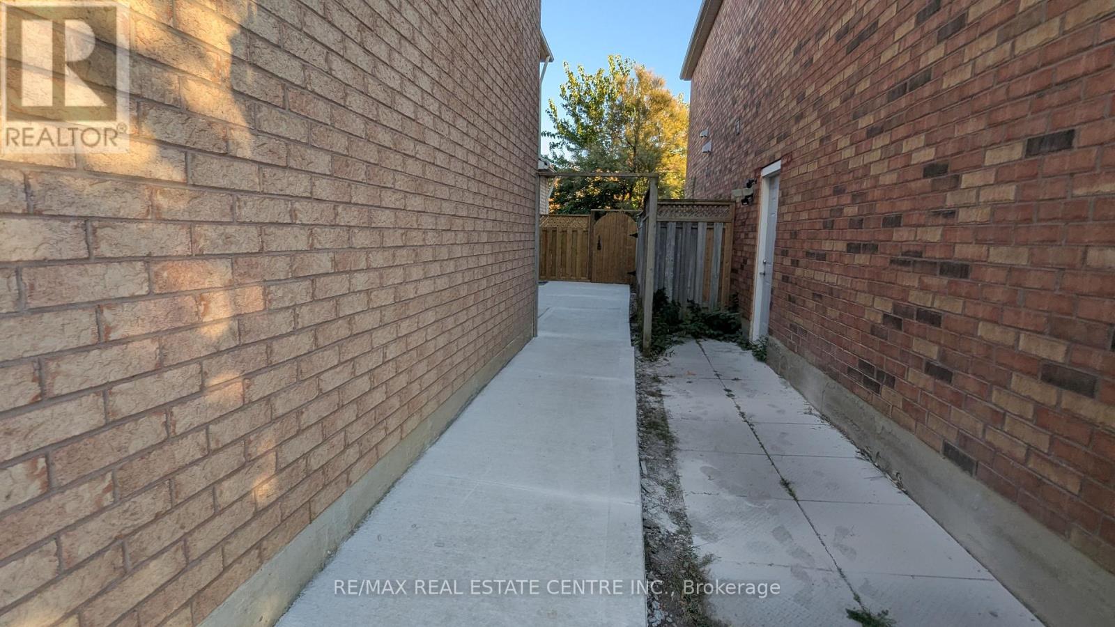 Basement - 21 Summerdale Crescent, Brampton, Ontario  L6X 4V8 - Photo 16 - W12456733