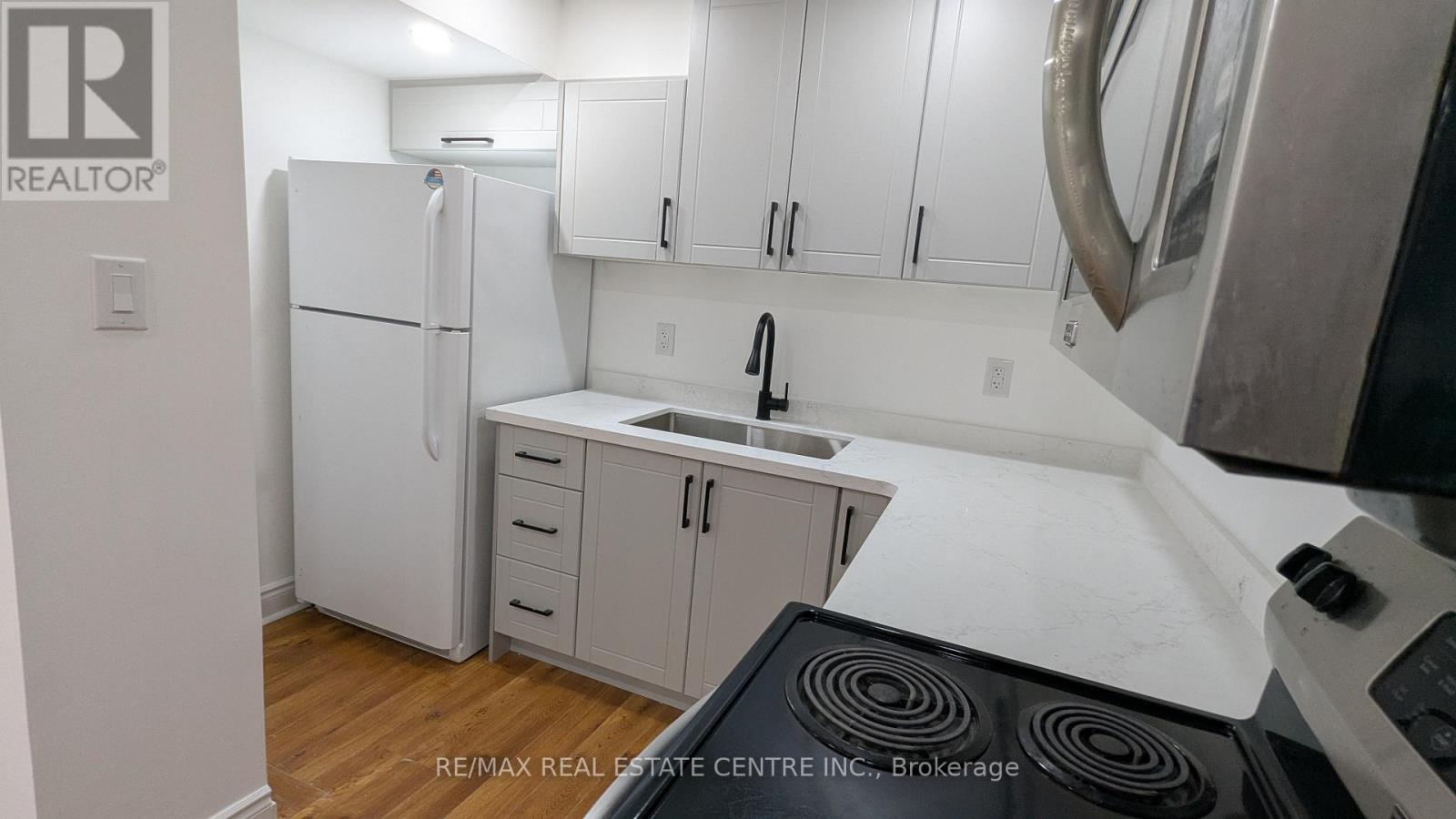 Basement - 21 Summerdale Crescent, Brampton, Ontario  L6X 4V8 - Photo 8 - W12456733
