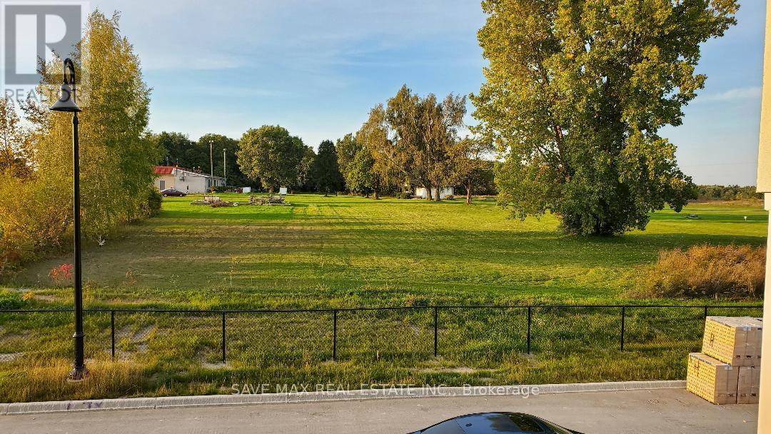 61 Progress Crescent, Kitchener, Ontario  N2R 0R7 - Photo 2 - X12456669