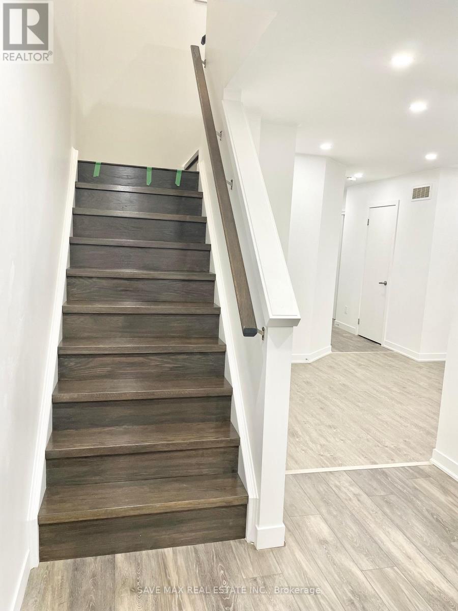 44 Pony Way, Kitchener, Ontario  N2R 0R8 - Photo 15 - X12456675