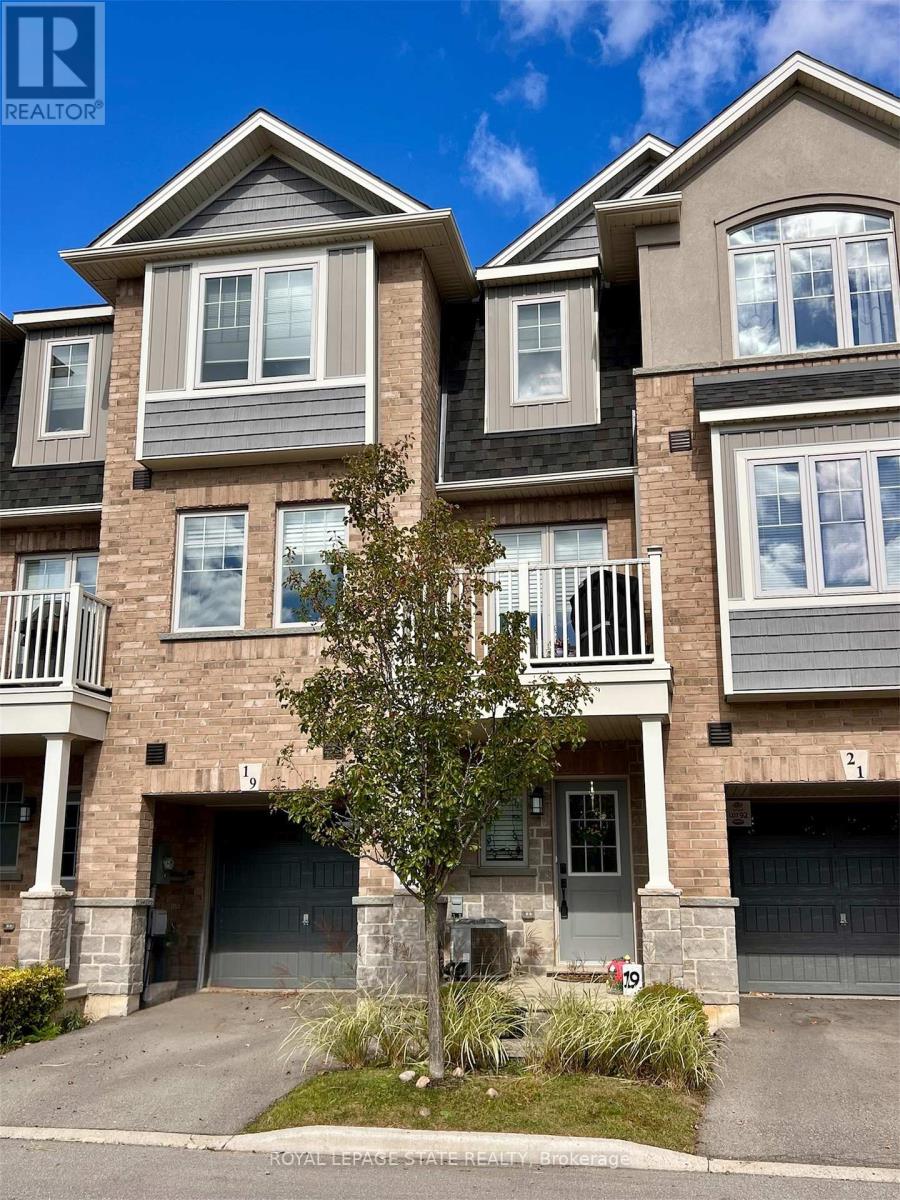19 PIM LANE, Hamilton, Ontario