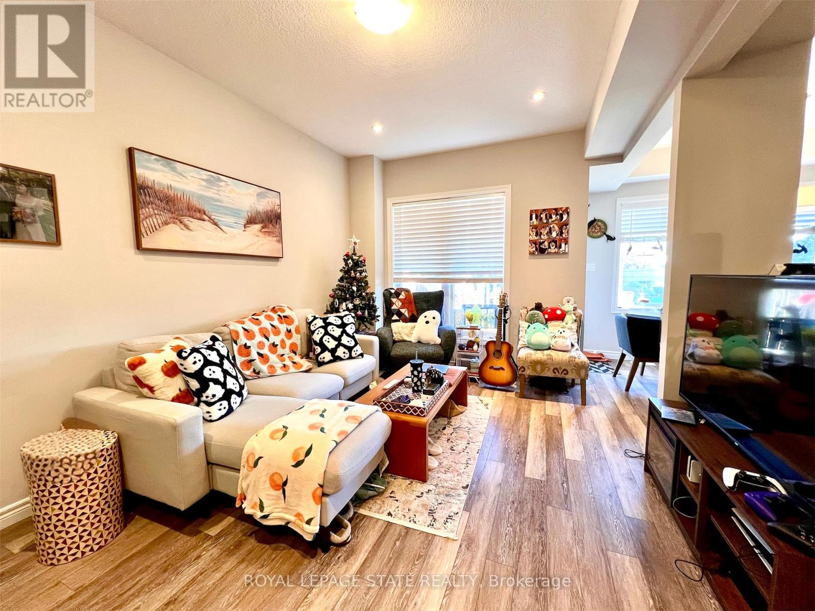 19 Pim Lane, Hamilton, Ontario  L9K 0K1 - Photo 5 - X12456699