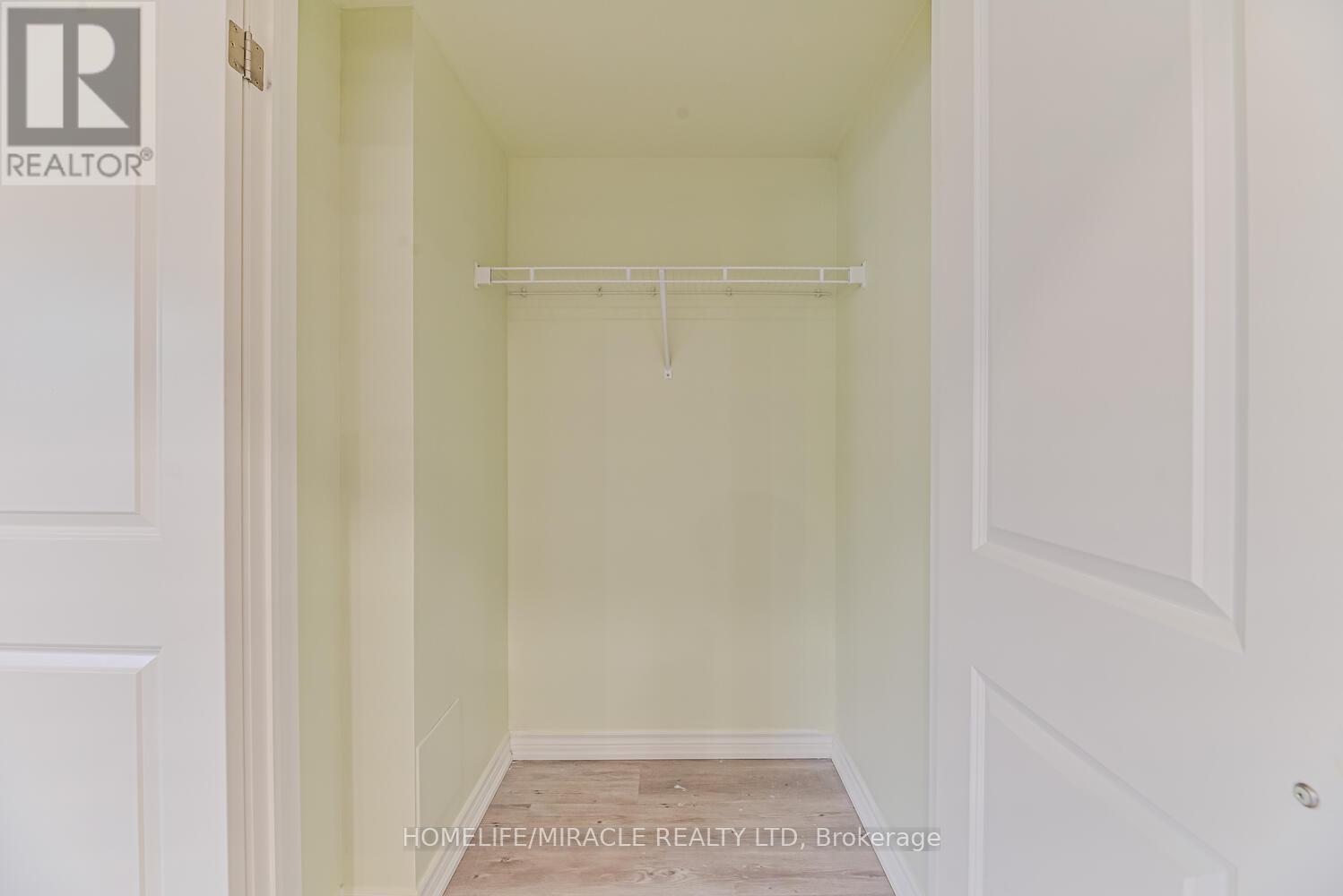 49 - 289 Chapel Hill Drive, Kitchener, Ontario  N2R 0S4 - Photo 11 - X12456716