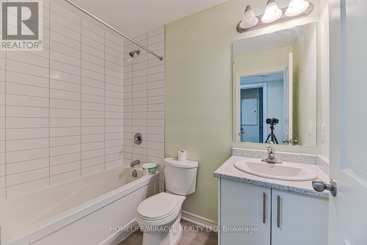 49 - 289 Chapel Hill Drive, Kitchener, Ontario  N2R 0S4 - Photo 19 - X12456716
