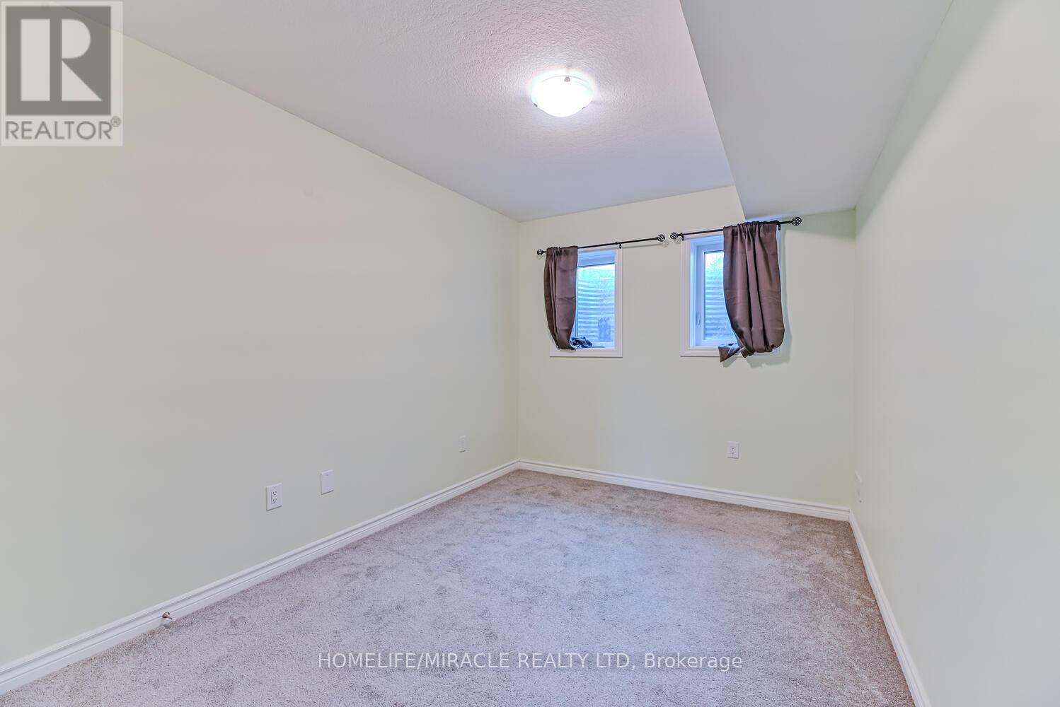 49 - 289 Chapel Hill Drive, Kitchener, Ontario  N2R 0S4 - Photo 21 - X12456716