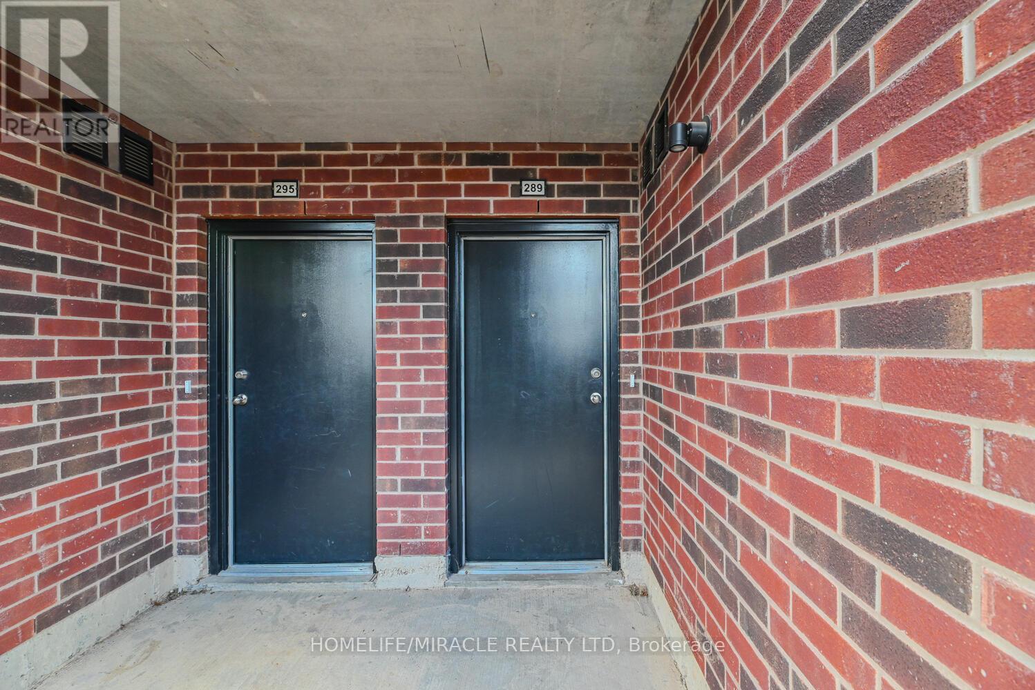 49 - 289 Chapel Hill Drive, Kitchener, Ontario  N2R 0S4 - Photo 25 - X12456716