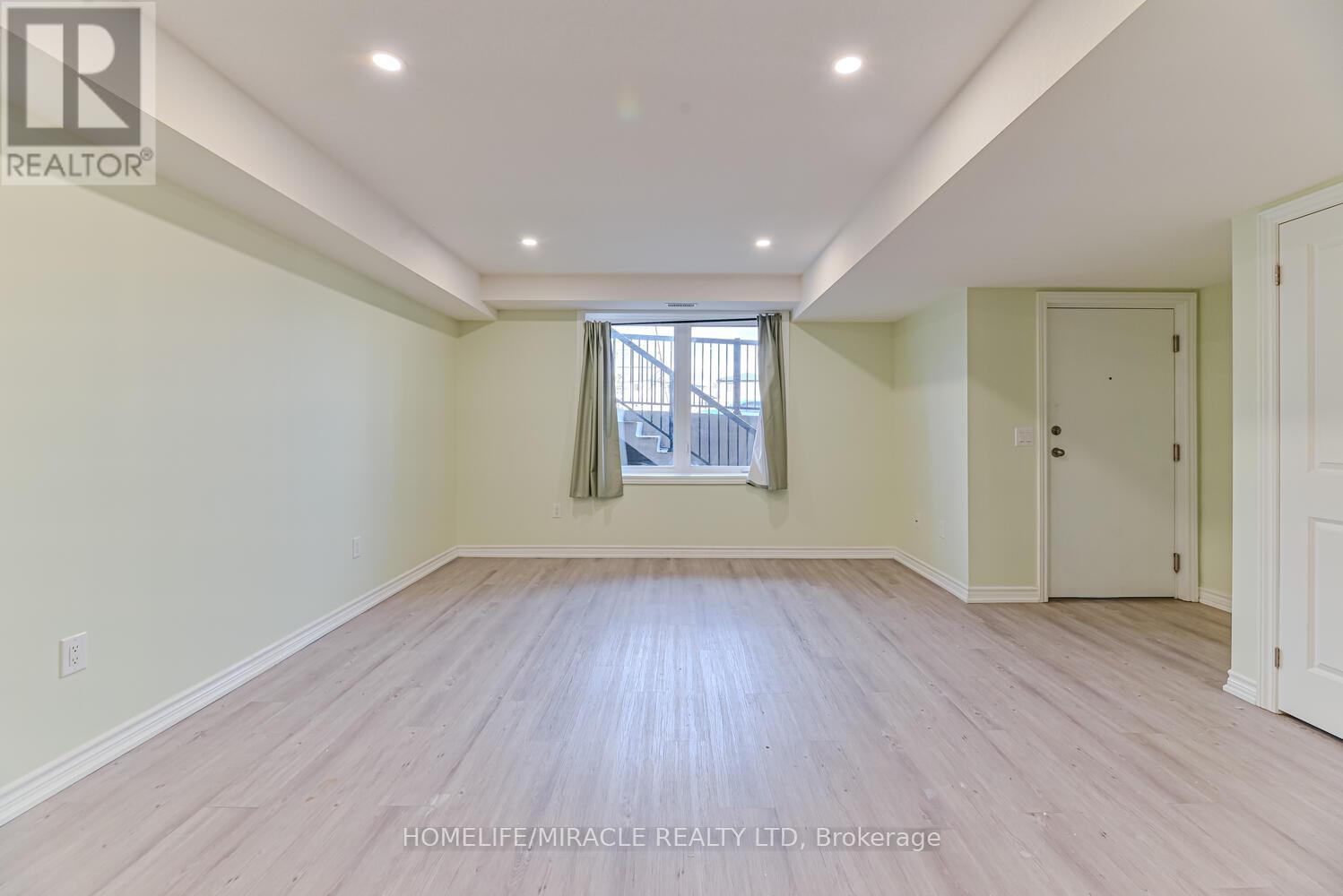 49 - 289 Chapel Hill Drive, Kitchener, Ontario  N2R 0S4 - Photo 9 - X12456716