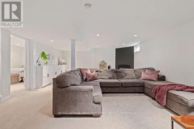 18 Mccullogh Drive, Erin, Ontario  N0B 1T0 - Photo 38 - X12456719