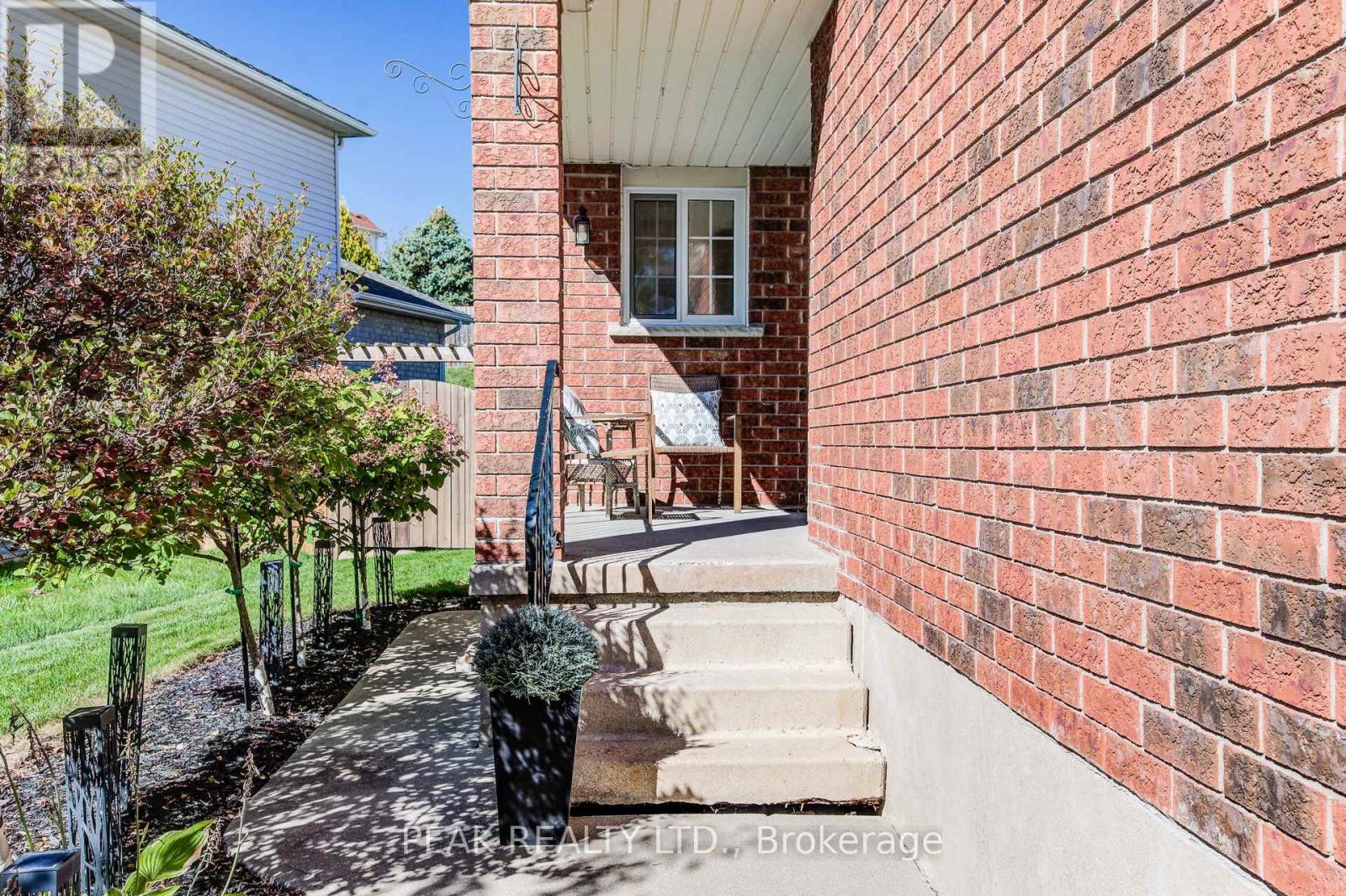 413 Hidden Creek Drive, Kitchener, Ontario  N2N 3N2 - Photo 2 - X12456747