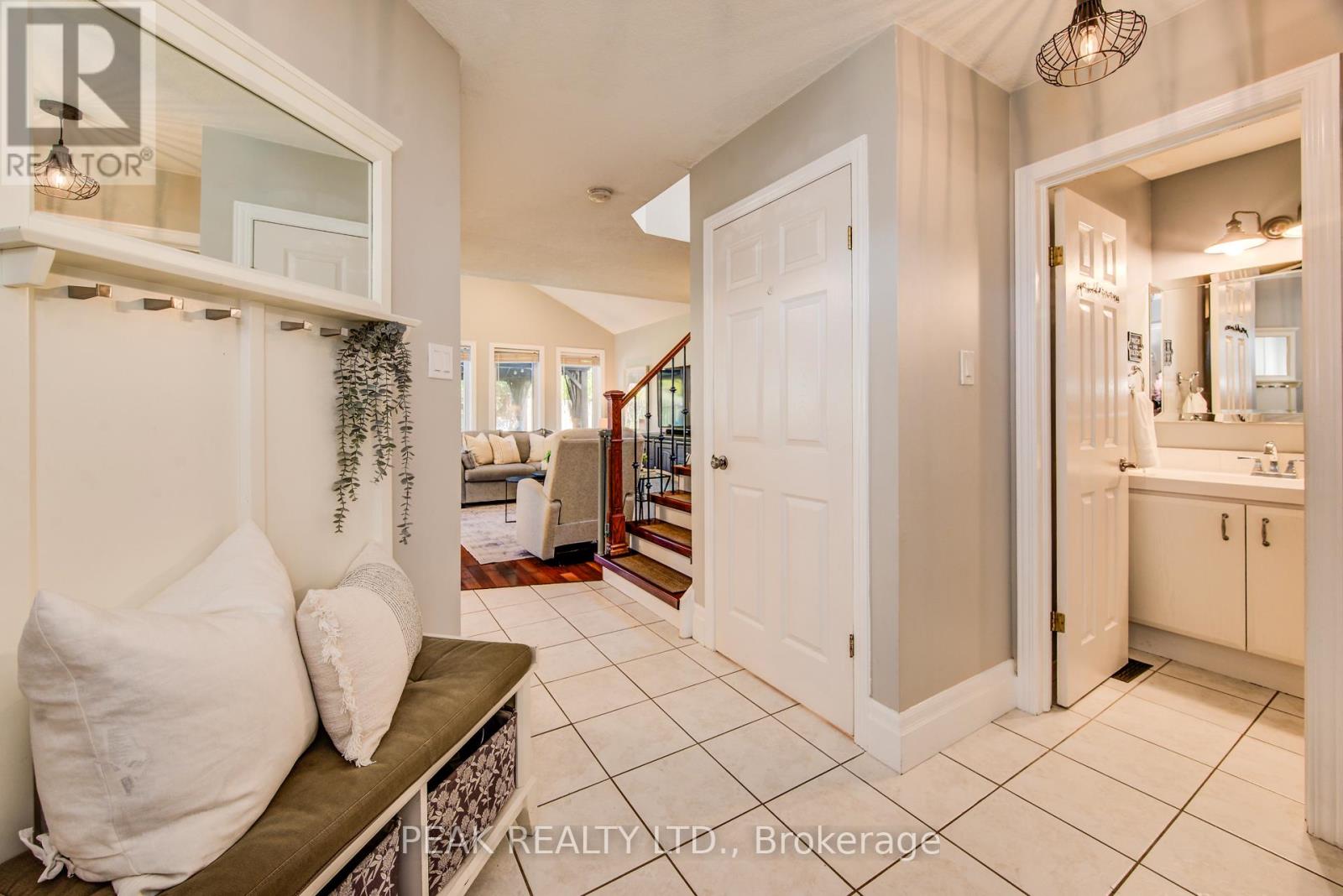 413 Hidden Creek Drive, Kitchener, Ontario  N2N 3N2 - Photo 5 - X12456747