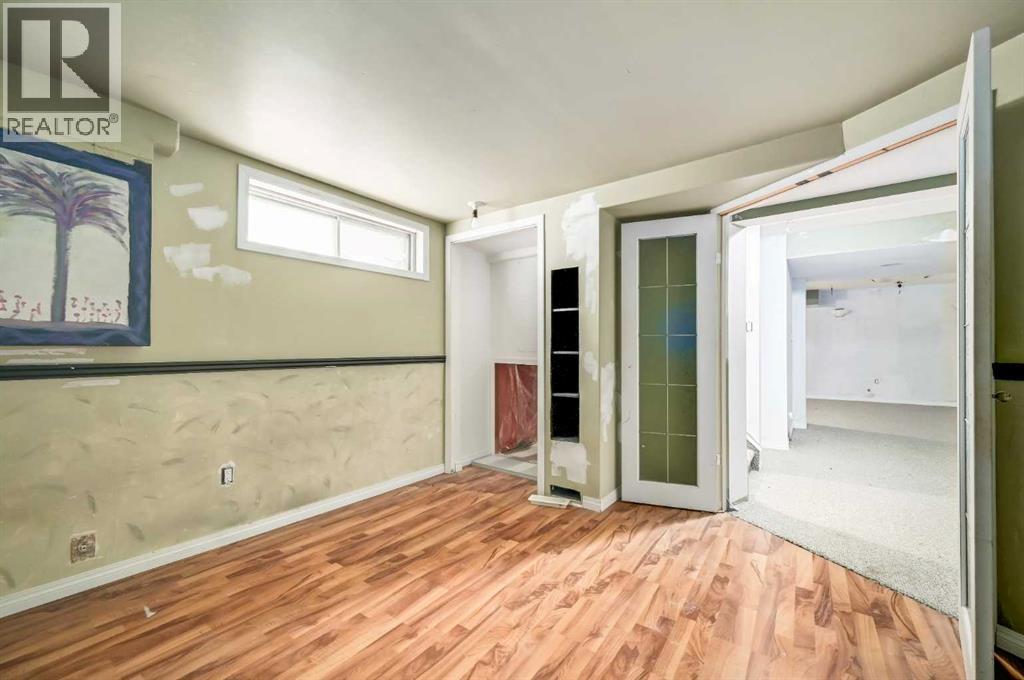 910 Erin Woods Drive Se, Calgary, Alberta  T2B 3C4 - Photo 24 - A2263427