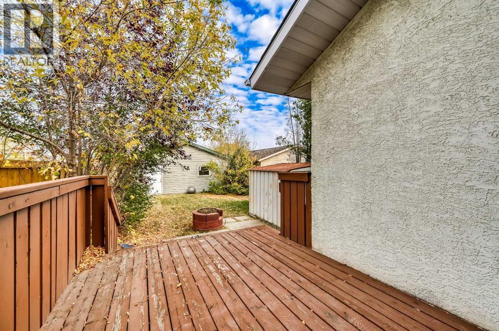 910 Erin Woods Drive Se, Calgary, Alberta  T2B 3C4 - Photo 31 - A2263427