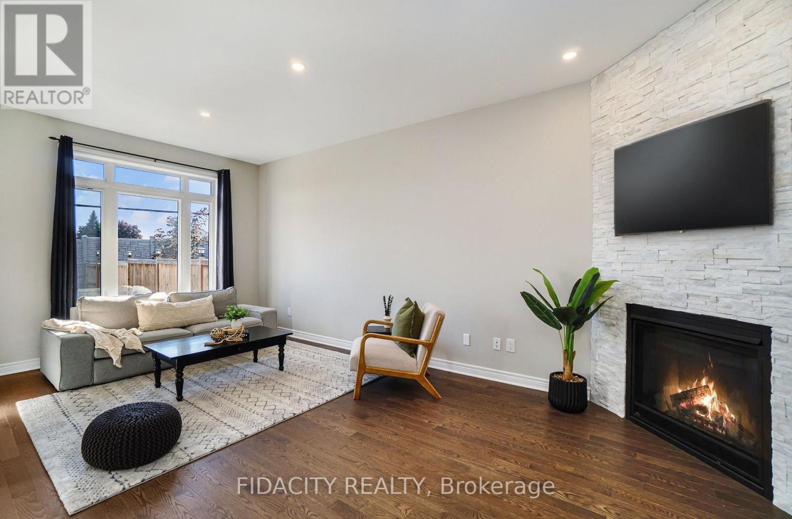 508 Bulat Court, Ottawa, Ontario  K2S 0X6 - Photo 5 - X12439272