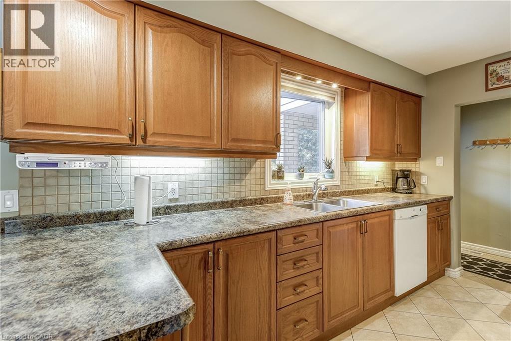 68 Aldercrest Avenue, Hamilton, Ontario  L9B 1L4 - Photo 14 - 40778295