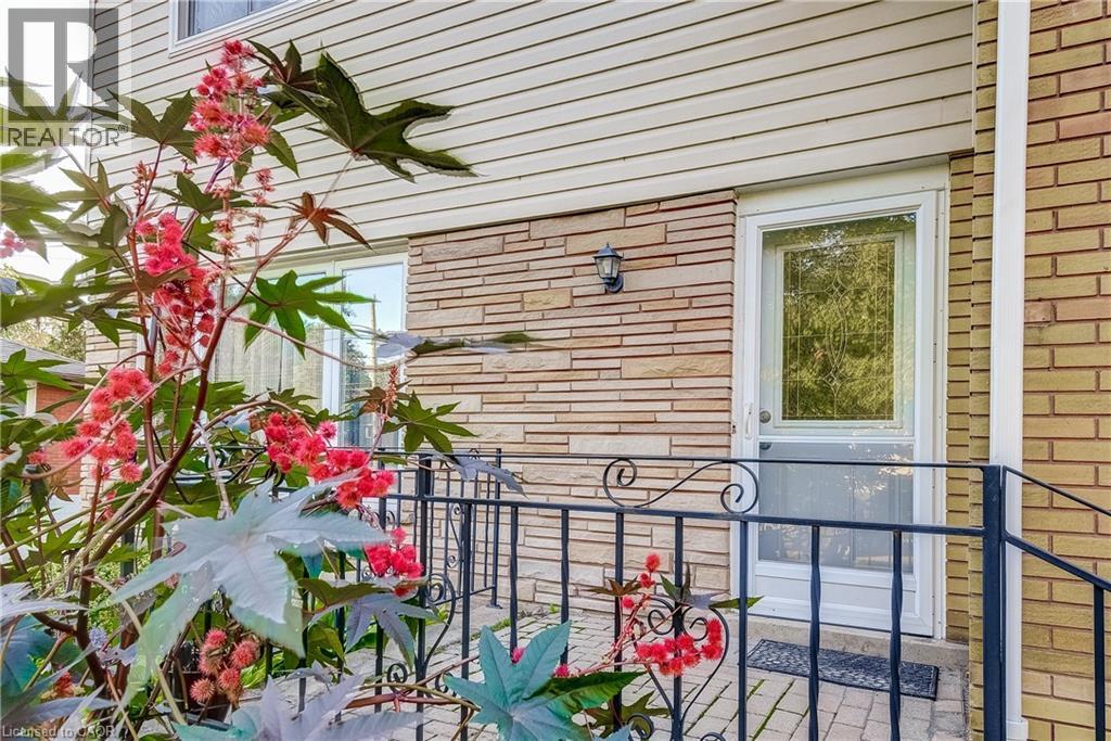68 Aldercrest Avenue, Hamilton, Ontario  L9B 1L4 - Photo 4 - 40778295