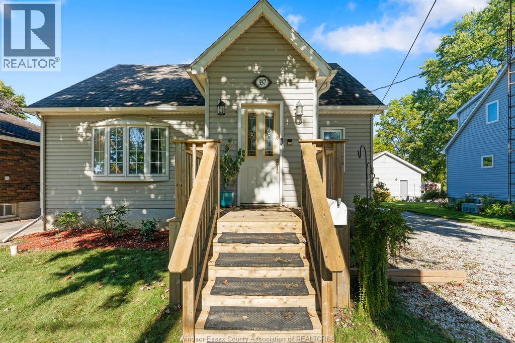 MLS# 25024976: 357 PARK AVENUE West, Chatham, Canada