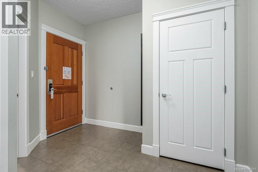 211a 1730 Riverside Lane, Courtenay, British Columbia  V9N 8C7 - Photo 2 - 1017281