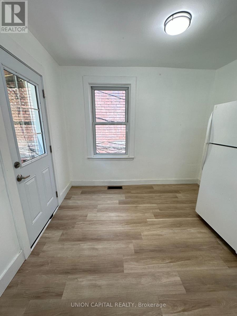 Main - 886 College Street, Toronto, Ontario  M6H 1A3 - Photo 8 - C12456765