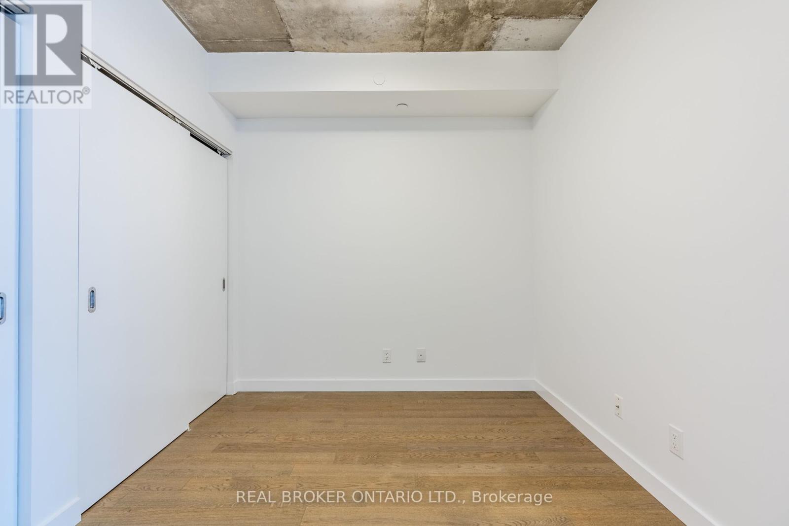 1411 - 111 Bathurst Street, Toronto, Ontario  M5V 0M9 - Photo 15 - C12456795