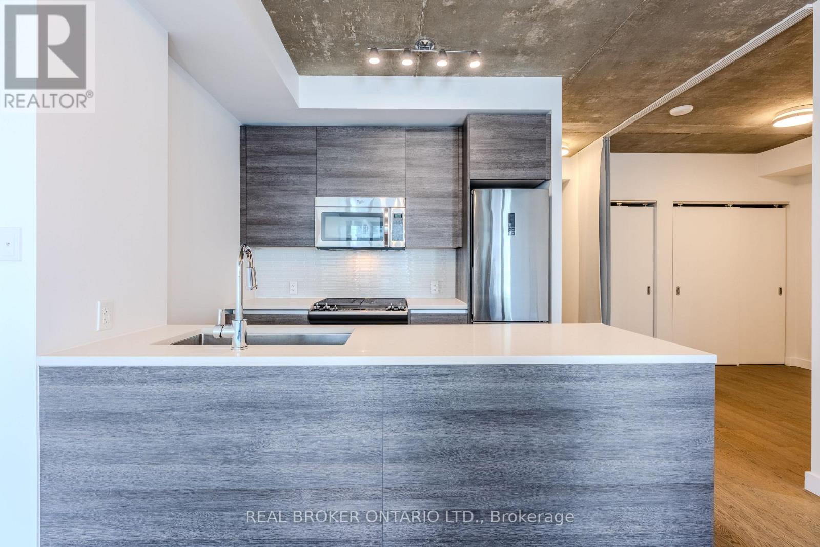 1411 - 111 Bathurst Street, Toronto, Ontario  M5V 0M9 - Photo 17 - C12456795