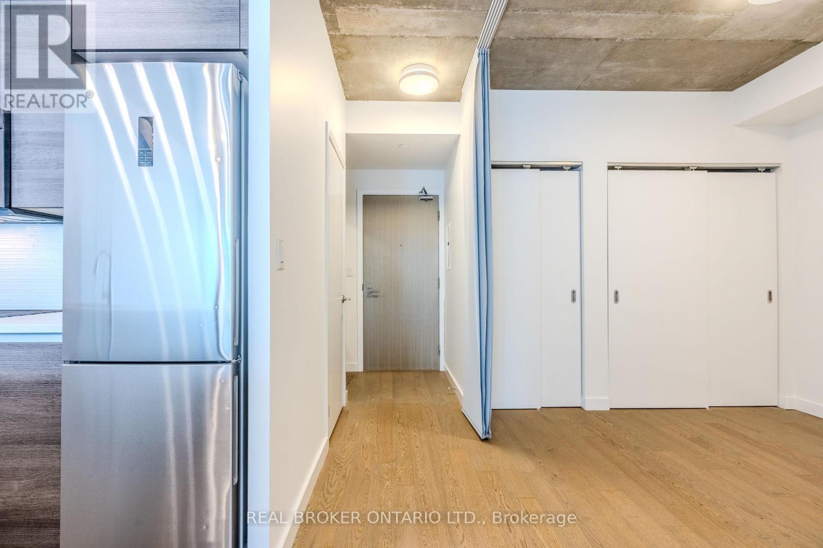 1411 - 111 Bathurst Street, Toronto, Ontario  M5V 0M9 - Photo 5 - C12456795
