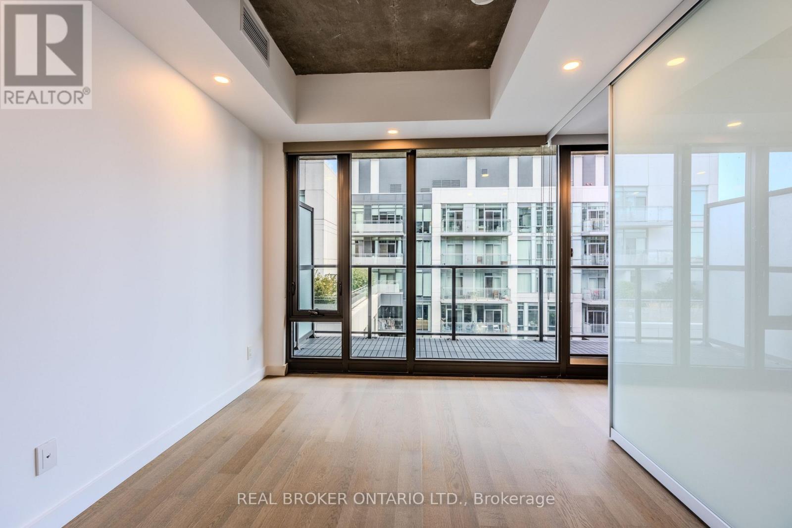 1411 - 111 Bathurst Street, Toronto, Ontario  M5V 0M9 - Photo 8 - C12456795