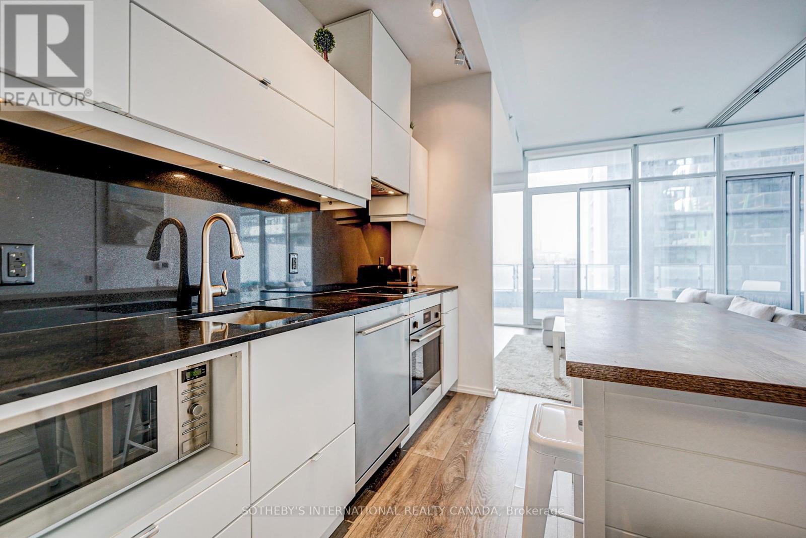 506 - 125 Peter Street, Toronto, Ontario  M5V 2G9 - Photo 8 - C12456803