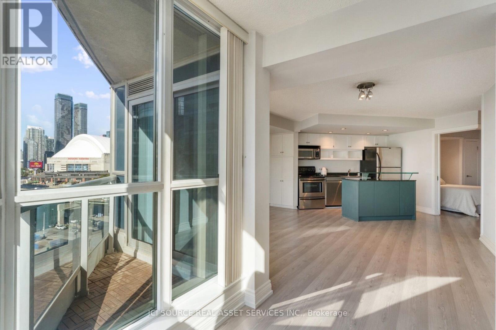 911 - 8 York Street, Toronto (Waterfront Communities), Ontario  M5J 2Y2 - Photo 10 - C12456827