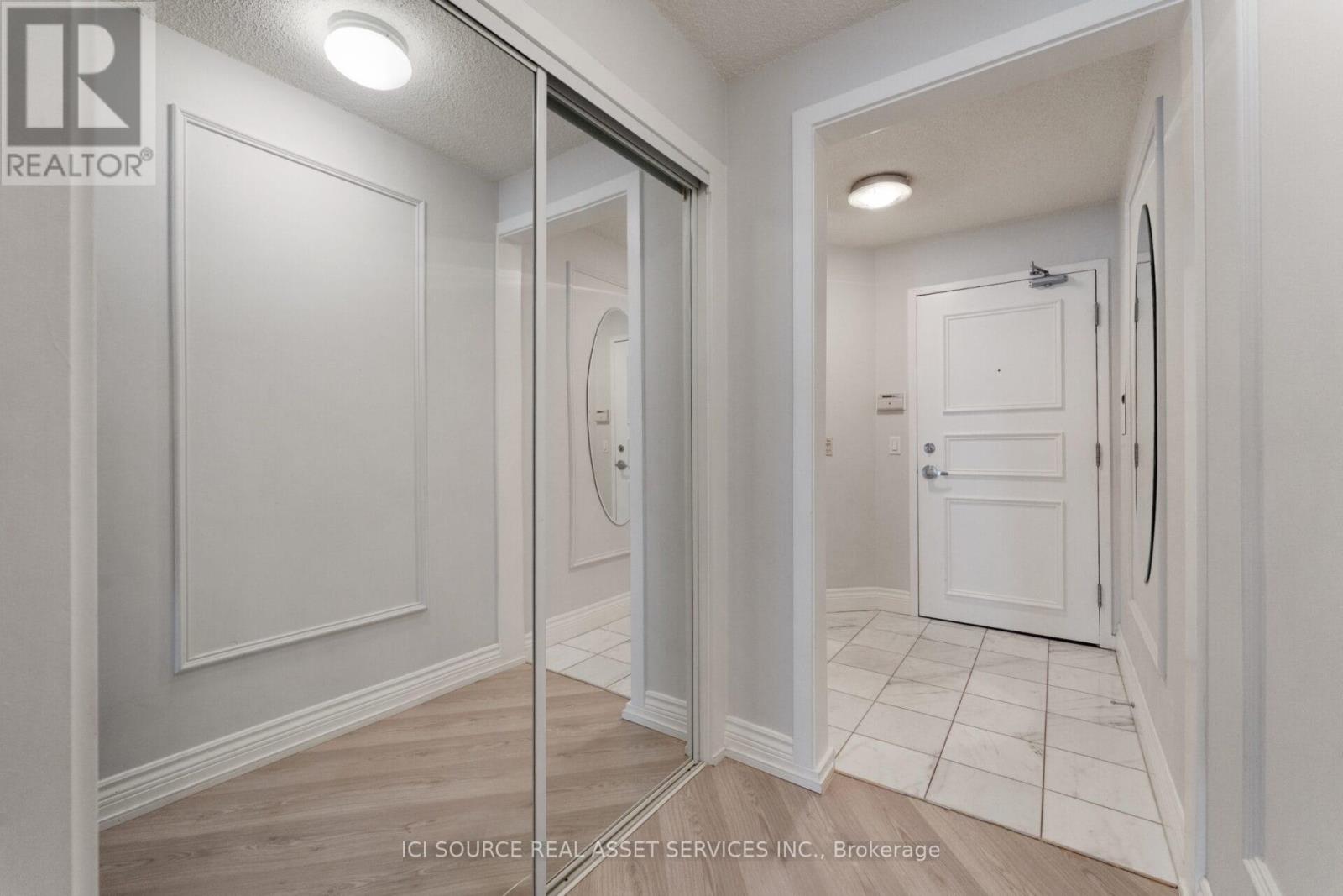 911 - 8 York Street, Toronto (Waterfront Communities), Ontario  M5J 2Y2 - Photo 20 - C12456827