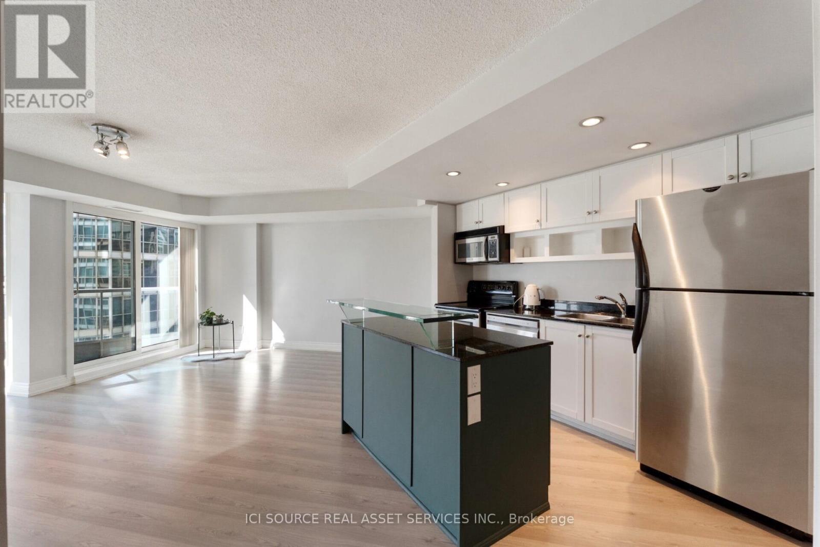 911 - 8 York Street, Toronto (Waterfront Communities), Ontario  M5J 2Y2 - Photo 7 - C12456827