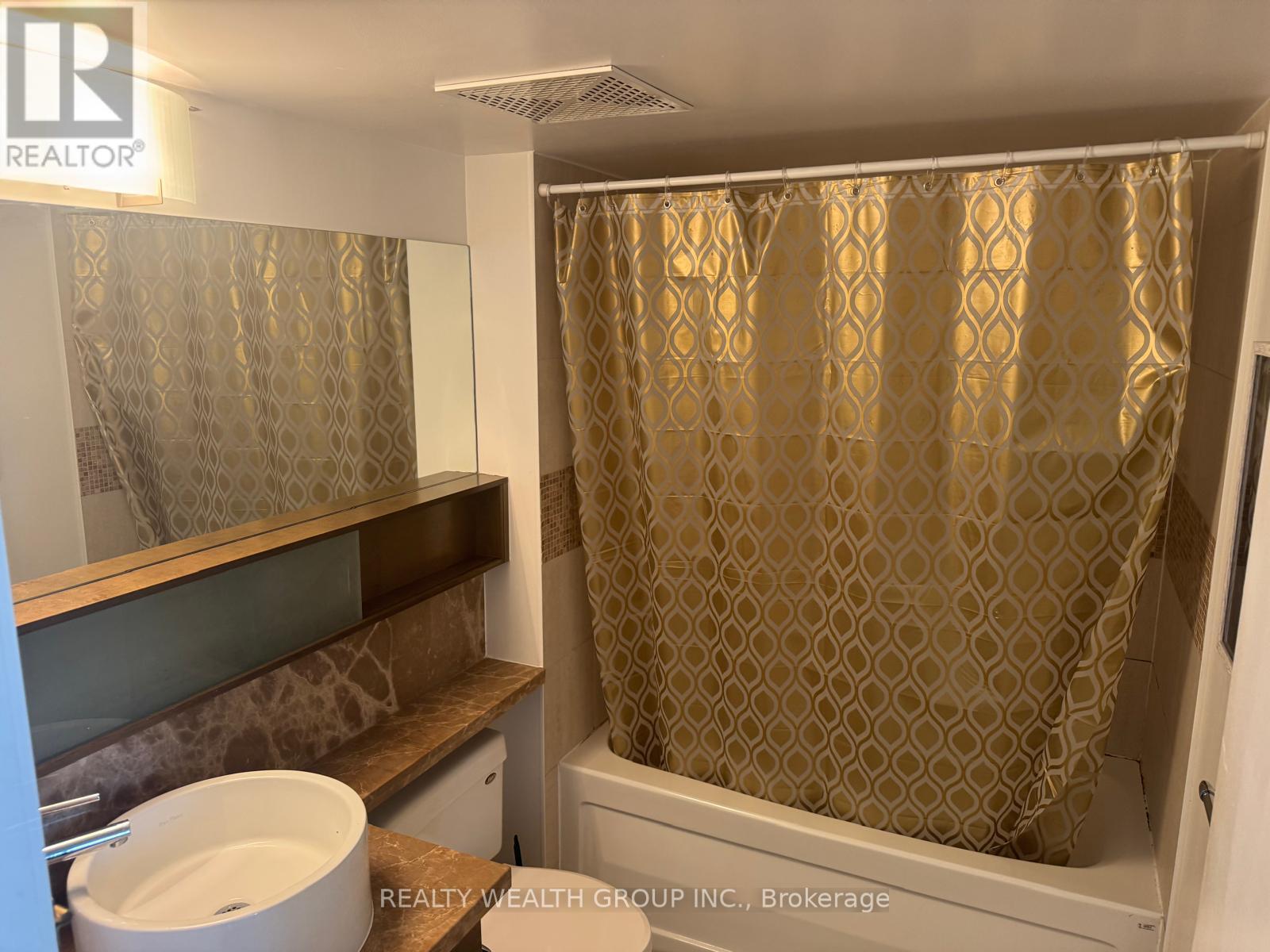 4203 - 11 Brunel Court, Toronto, Ontario  M5V 3Y3 - Photo 9 - C12456866