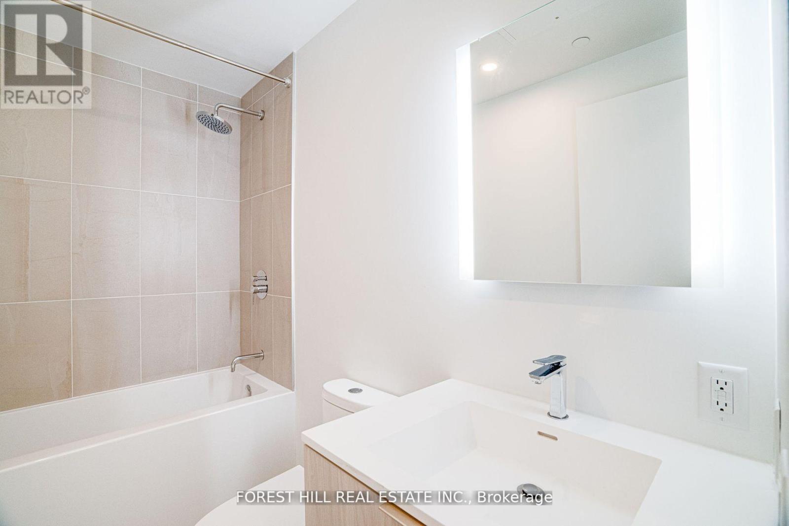 209 - 185 Alberta Avenue, Toronto (Oakwood Village), Ontario  M6C 0A5 - Photo 3 - C12456874