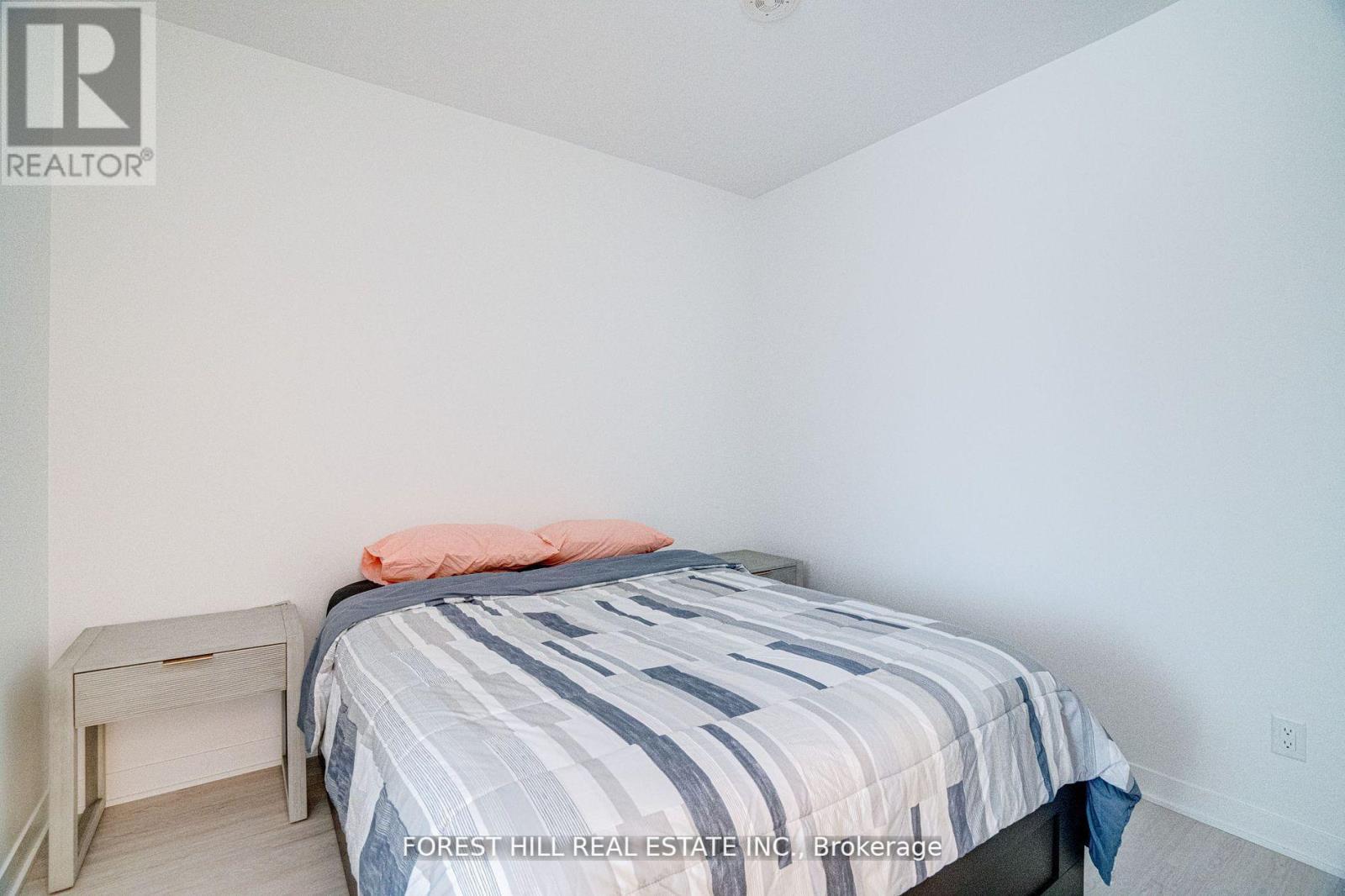209 - 185 Alberta Avenue, Toronto (Oakwood Village), Ontario  M6C 0A5 - Photo 4 - C12456874