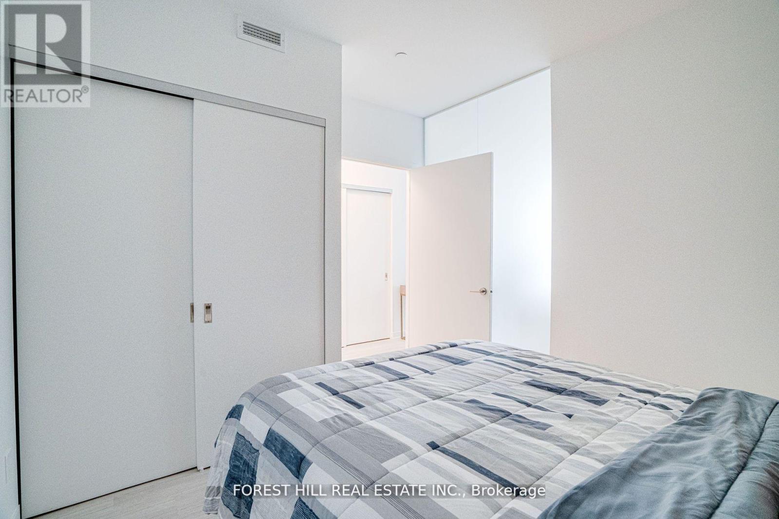 209 - 185 Alberta Avenue, Toronto (Oakwood Village), Ontario  M6C 0A5 - Photo 5 - C12456874