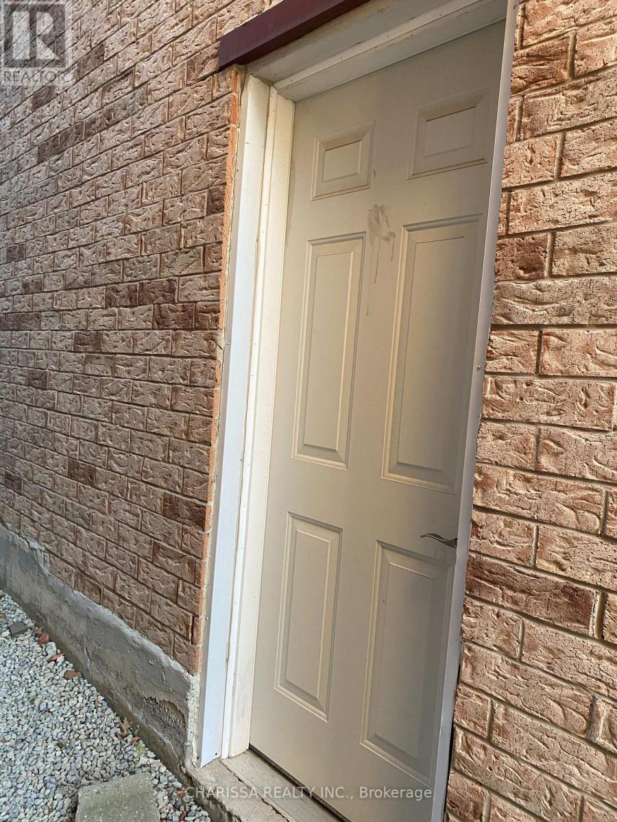 Bsmt - 3417 Jorie Crescent, Mississauga, Ontario  L5M 7G6 - Photo 6 - W12361325