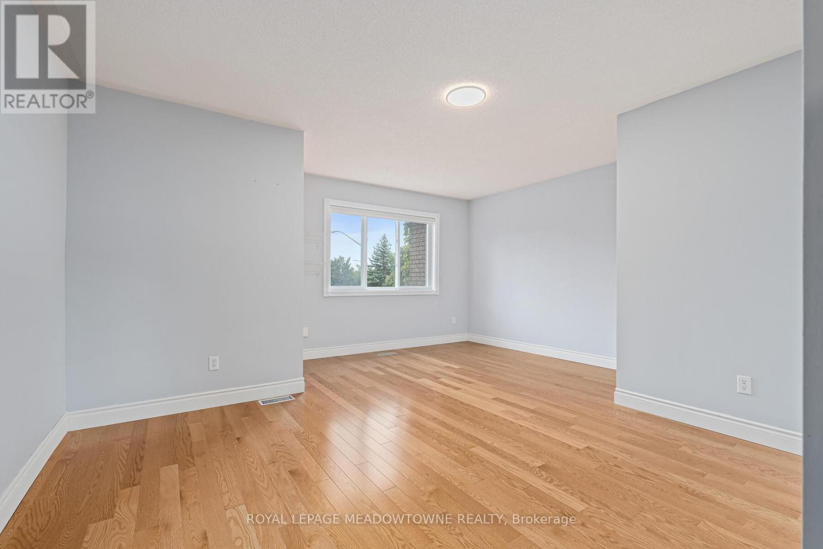 44 James Young Drive, Halton Hills, Ontario  L7G 5S5 - Photo 28 - W12454086