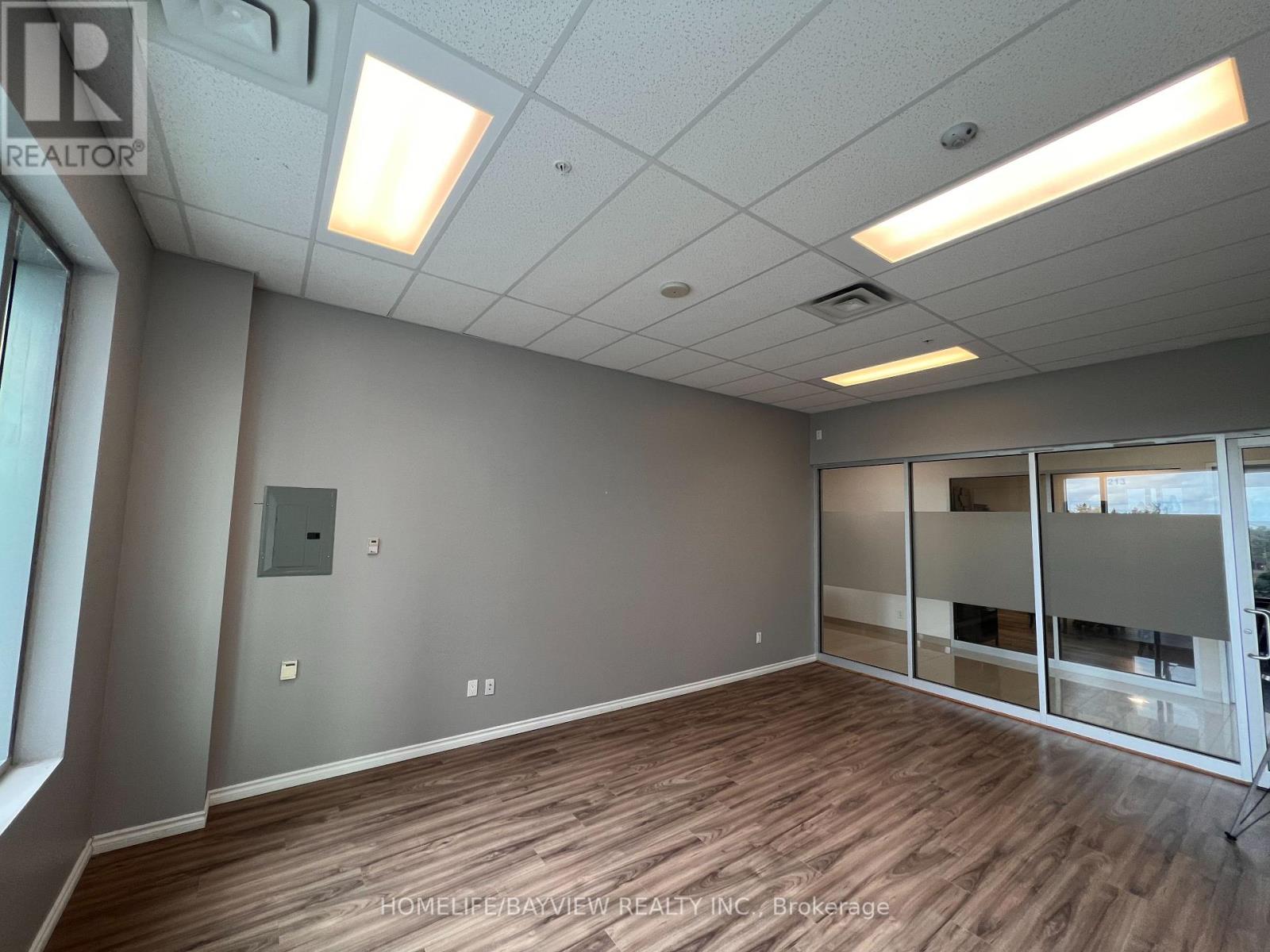 207 - 7163 Yonge Street, Markham, Ontario  L3T 0C6 - Photo 6 - N12456752