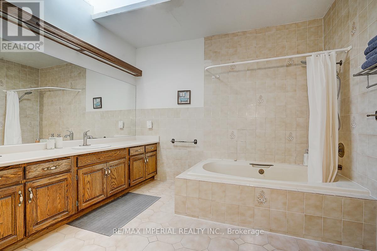 13969 Kennedy Road, Whitchurch-Stouffville, Ontario  L4A 4B4 - Photo 25 - N12456778