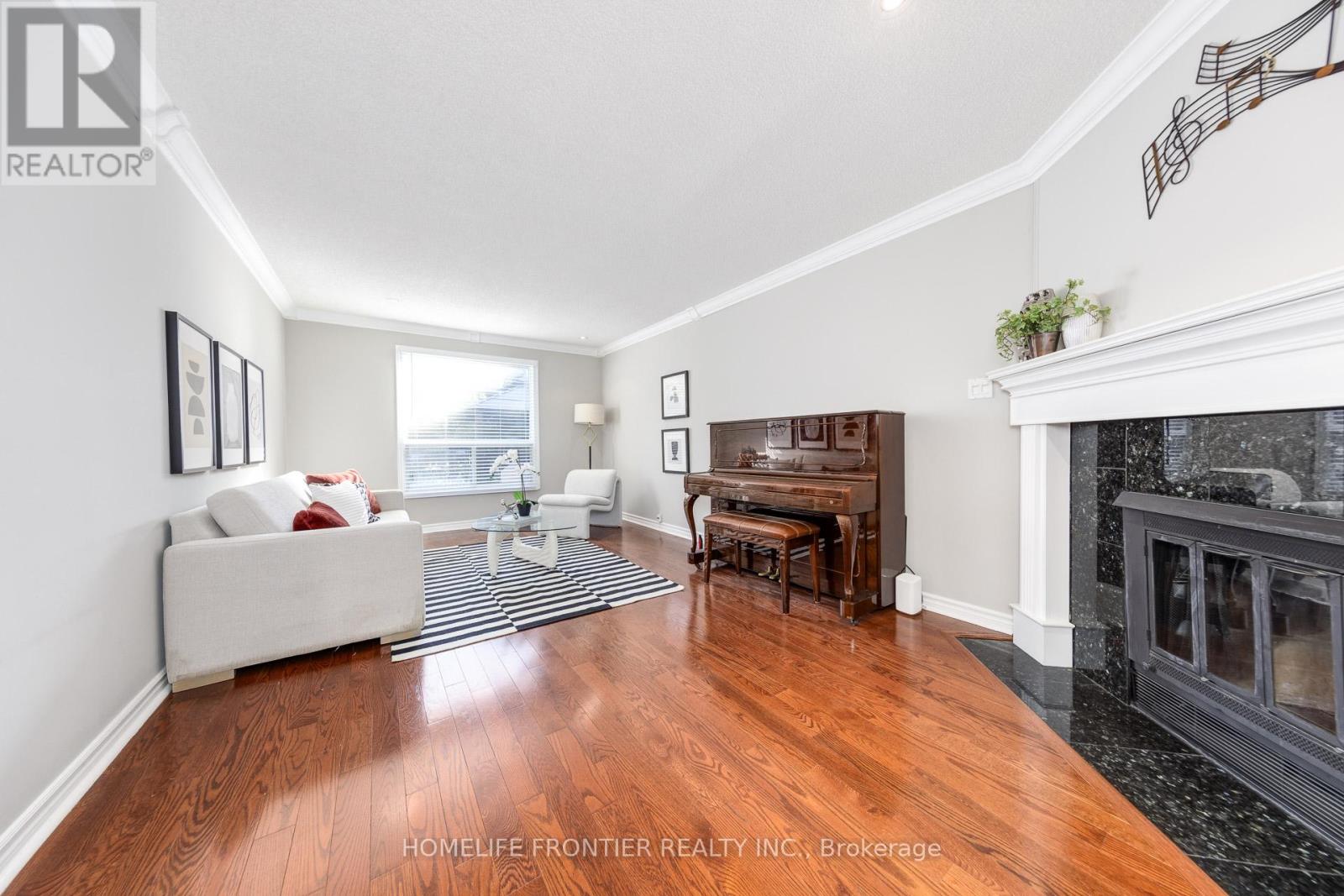 246 Jelley Avenue, Newmarket, Ontario  L3X 1S6 - Photo 12 - N12456796