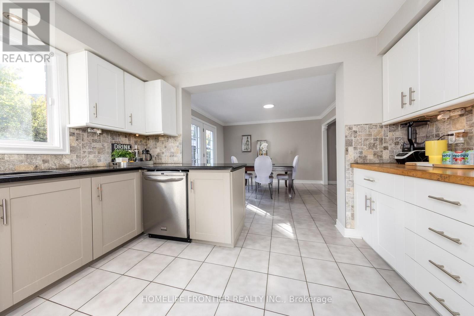 246 Jelley Avenue, Newmarket, Ontario  L3X 1S6 - Photo 19 - N12456796