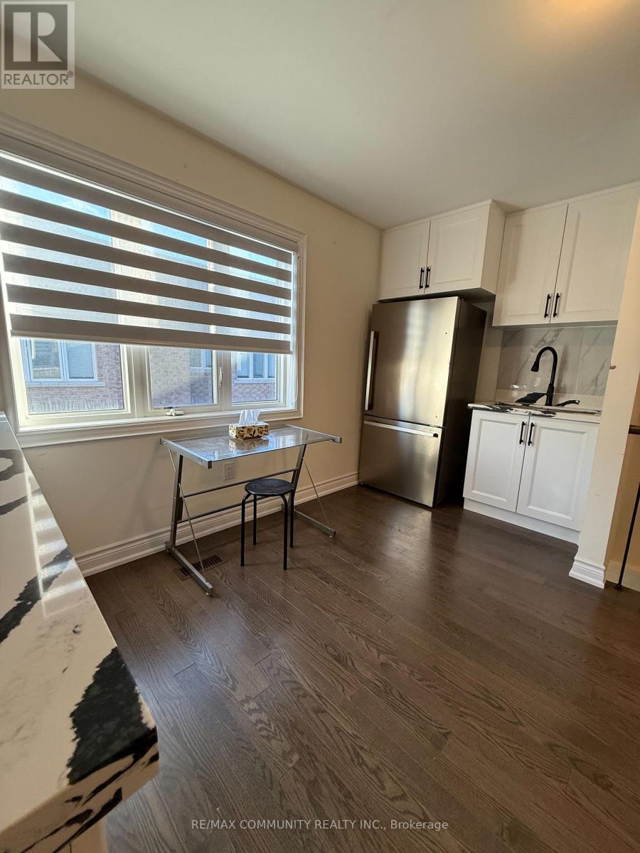 Coach House - 337 William Forster Road, Markham, Ontario  L6B 0R9 - Photo 2 - N12456847