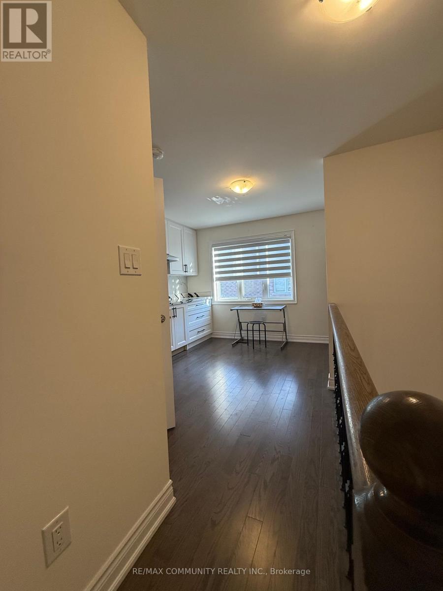Coach House - 337 William Forster Road, Markham, Ontario  L6B 0R9 - Photo 3 - N12456847