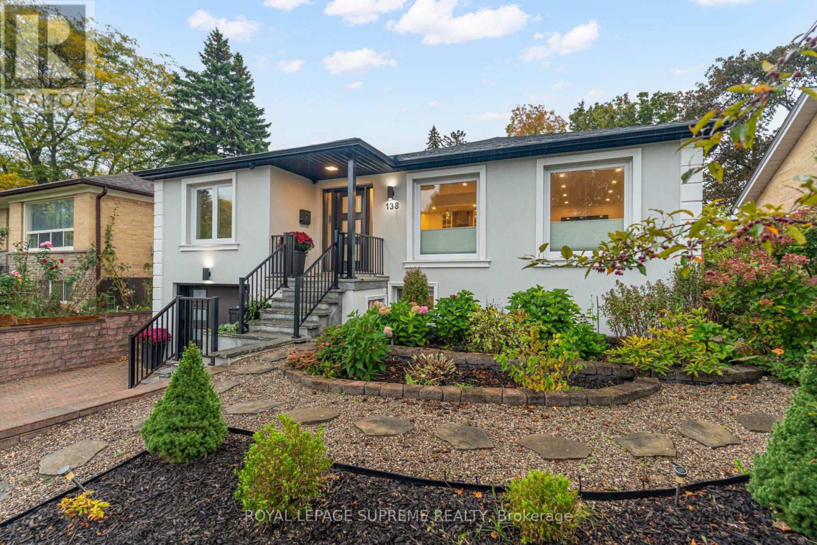 138 Driscoll Road, Richmond Hill, Ontario  L4C 4H7 - Photo 2 - N12456858