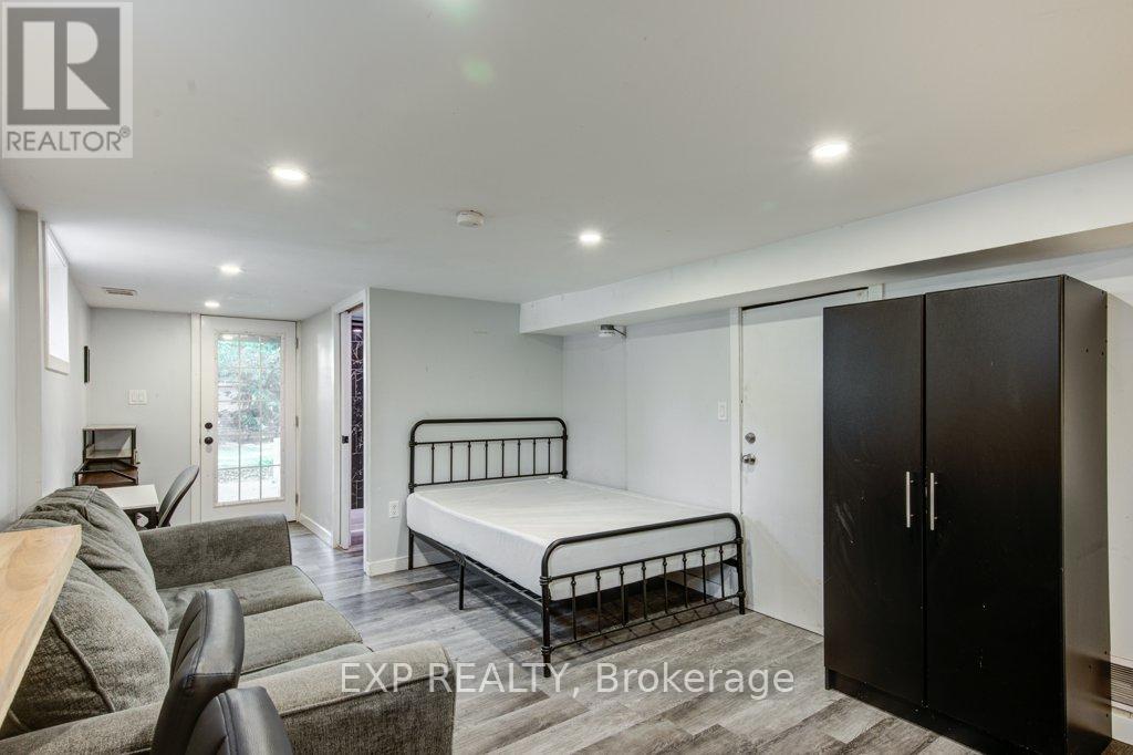 Photo 10 of 50 for 96 Emery Street W