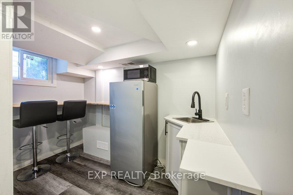 Photo 19 of 50 for 96 Emery Street W