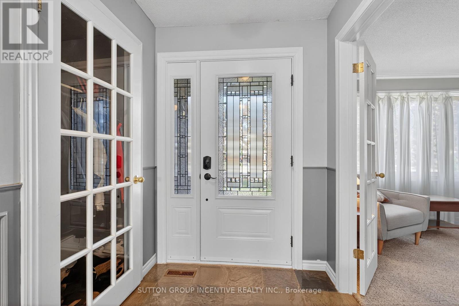 9 Hopkins Road, Barrie, Ontario  L4M 5X8 - Photo 4 - S12456768