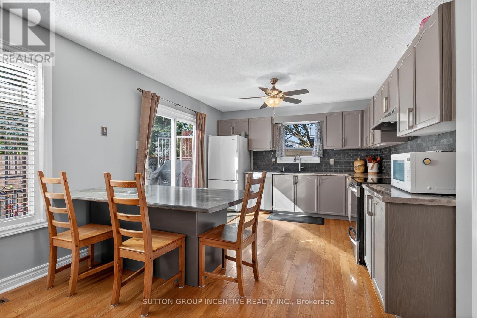 9 Hopkins Road, Barrie, Ontario  L4M 5X8 - Photo 8 - S12456768