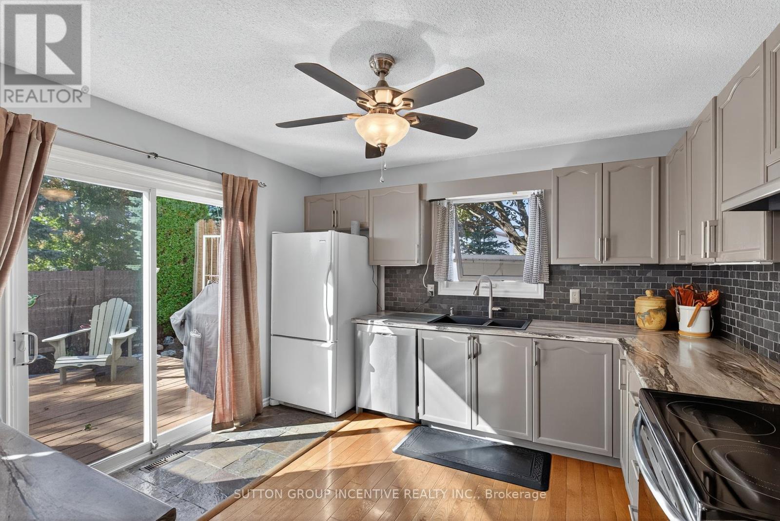 9 Hopkins Road, Barrie, Ontario  L4M 5X8 - Photo 9 - S12456768
