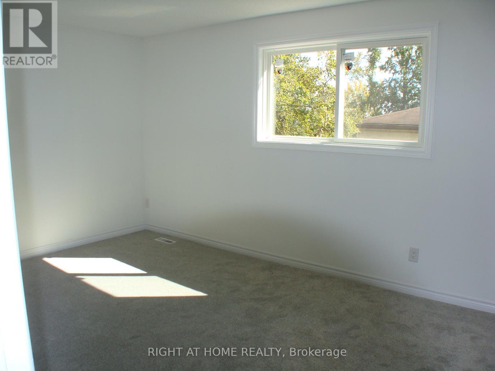 E3 - 63 Ferris Lane, Barrie, Ontario  L4M 5C4 - Photo 10 - S12456865